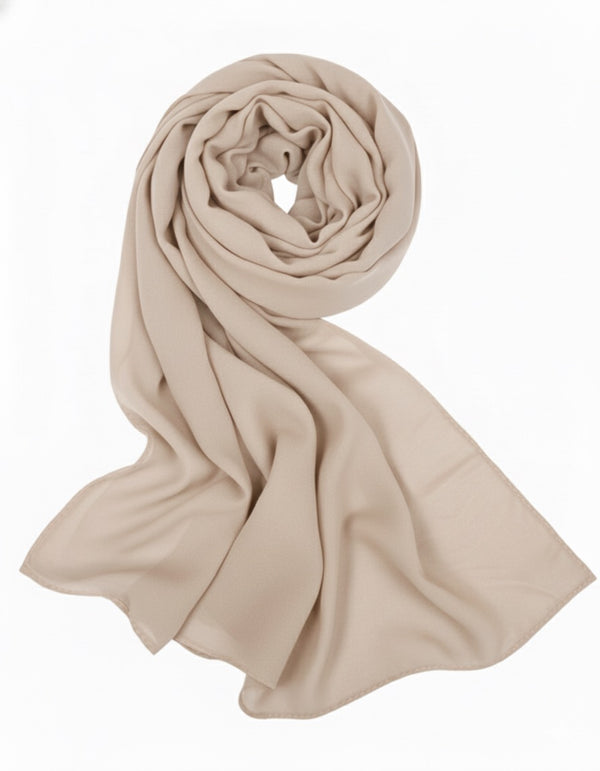 Hijab en chiffon Beige Sable – Douceur et Chic Quotidien (5$)