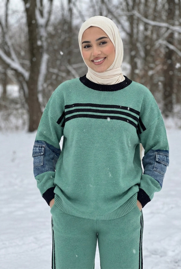 Ensemble Coordonné en Maille Vert Sauge - Détails Rayures et Denim